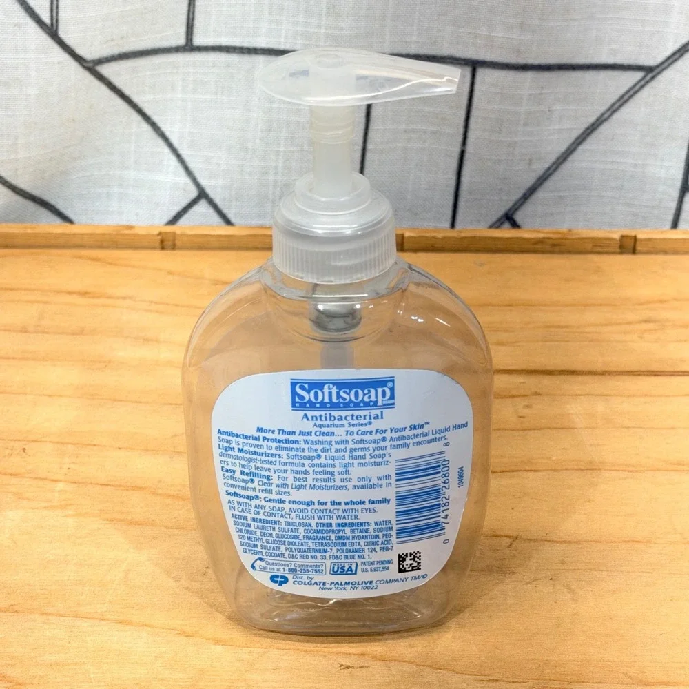 Softsoap Antibacterial Aquarium Series Seahorse Hand Soap Dispenser Bottle Clear